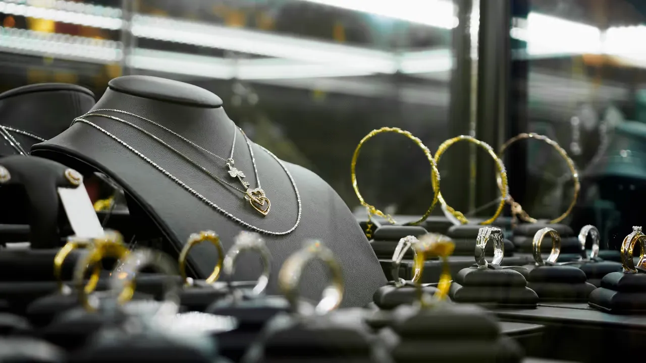 Smycken som bär våra historier